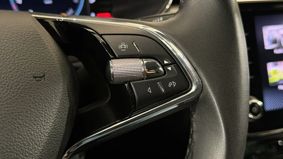 SKODA Superb -