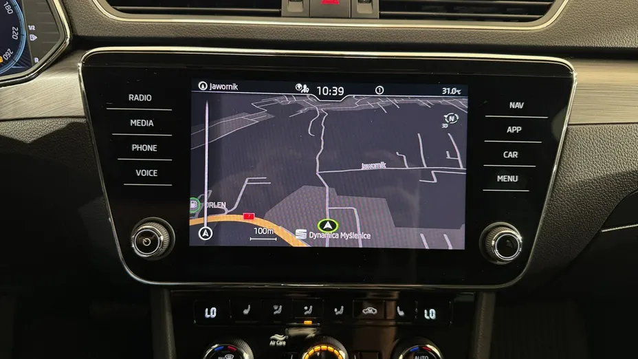 SKODA Superb -