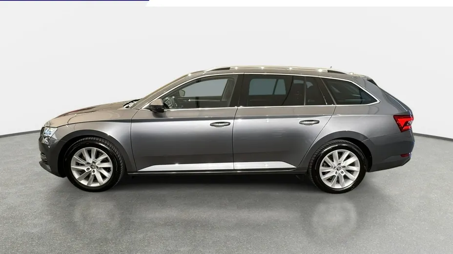SKODA Superb -