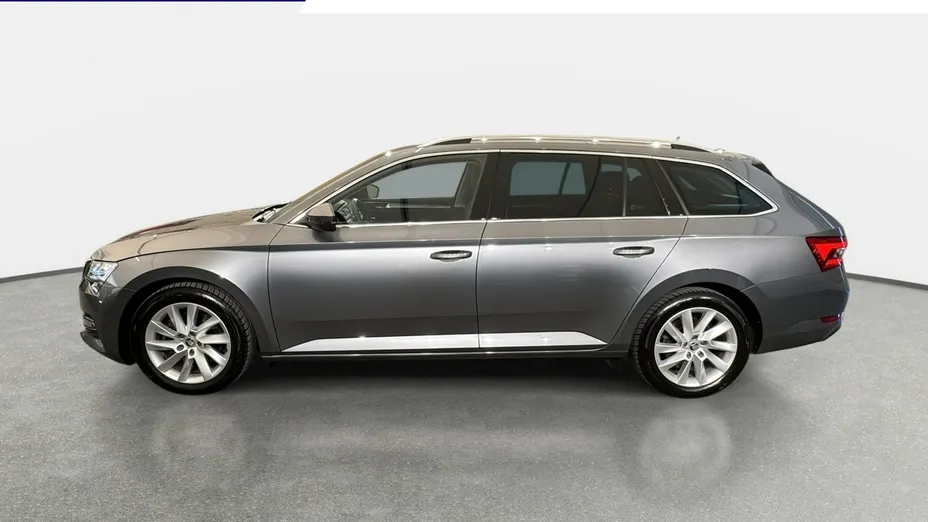 SKODA Superb -