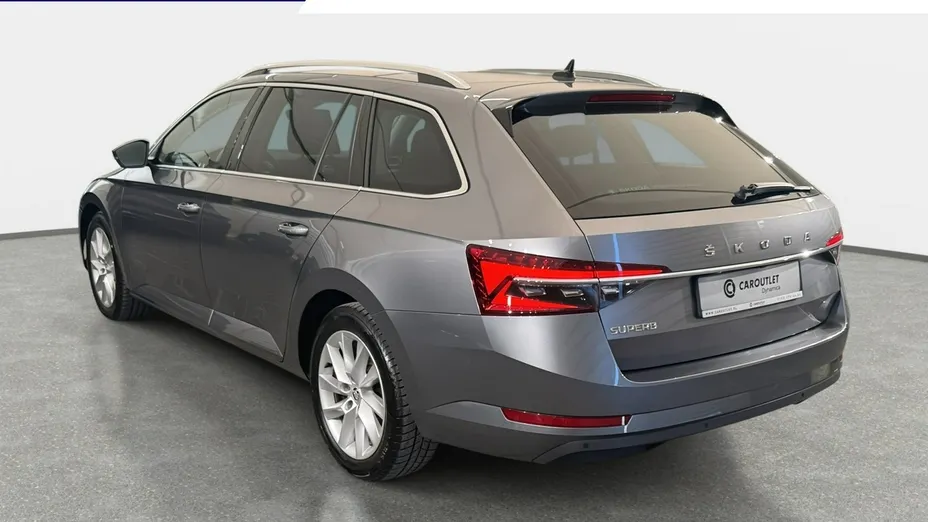 SKODA Superb -