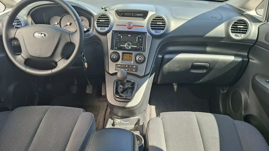 KIA Carens -