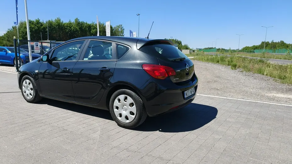 OPEL Astra -