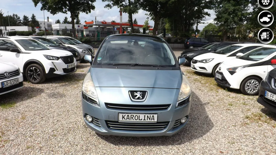 PEUGEOT 5008 -