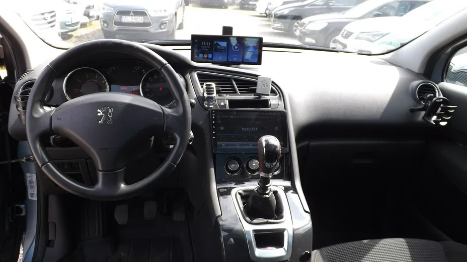 PEUGEOT 5008 -