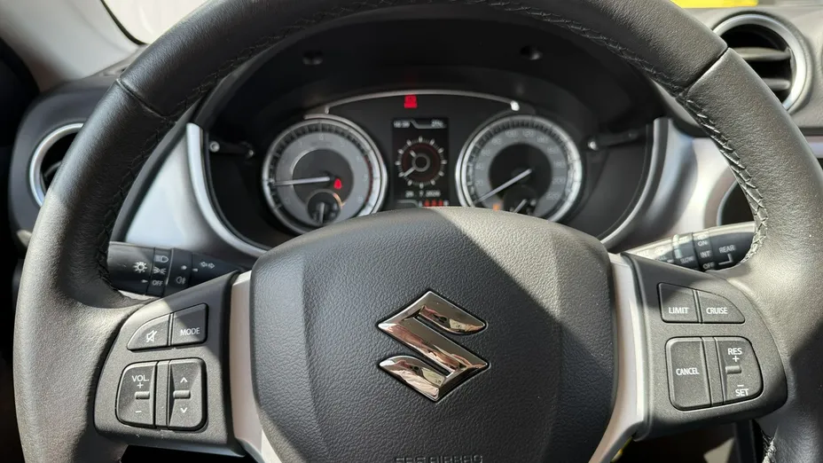 SUZUKI Vitara -
