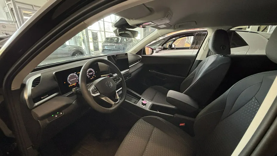 VOLKSWAGEN T-ROC -