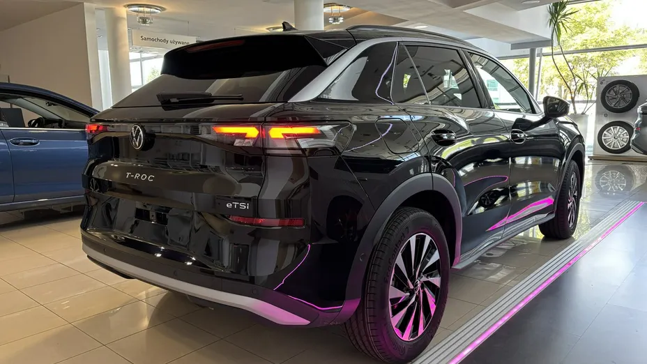 VOLKSWAGEN T-ROC -
