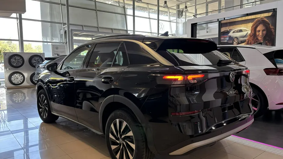 VOLKSWAGEN T-ROC -