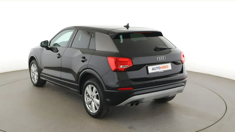 AUDI Q2 -