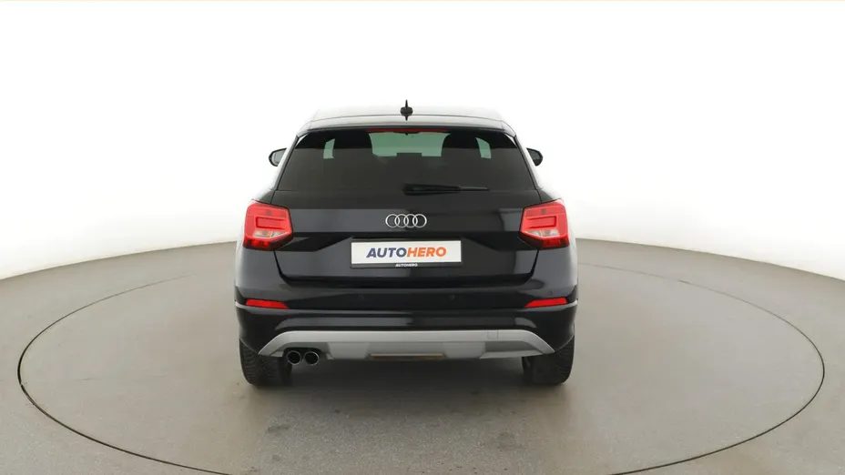 AUDI Q2 -