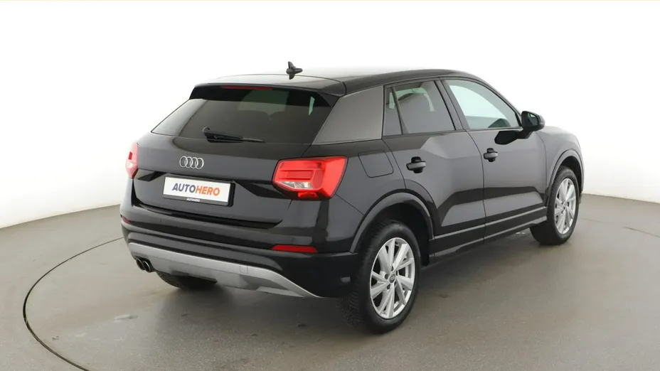 AUDI Q2 -