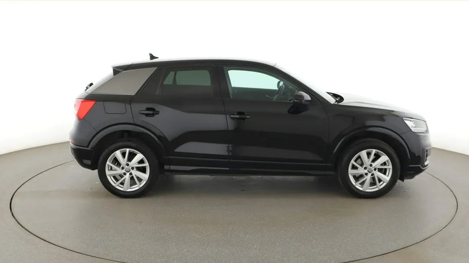 AUDI Q2 -