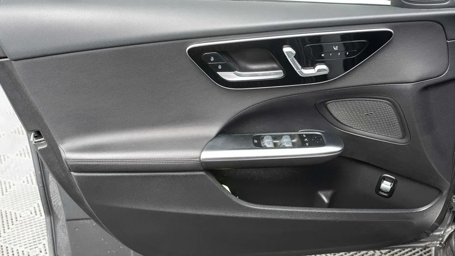 MERCEDES-BENZ C Klasa -