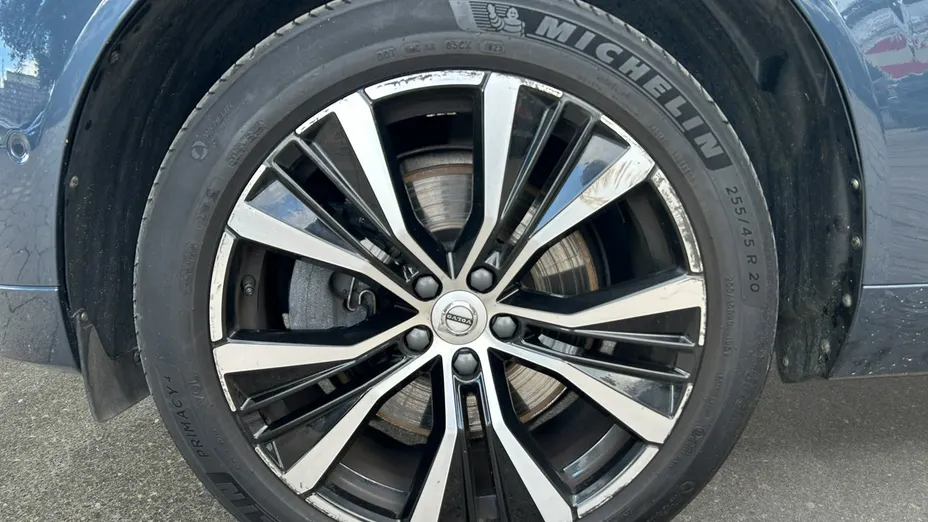 VOLVO XC60 -