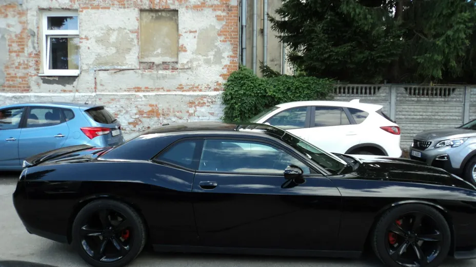 DODGE Challenger -