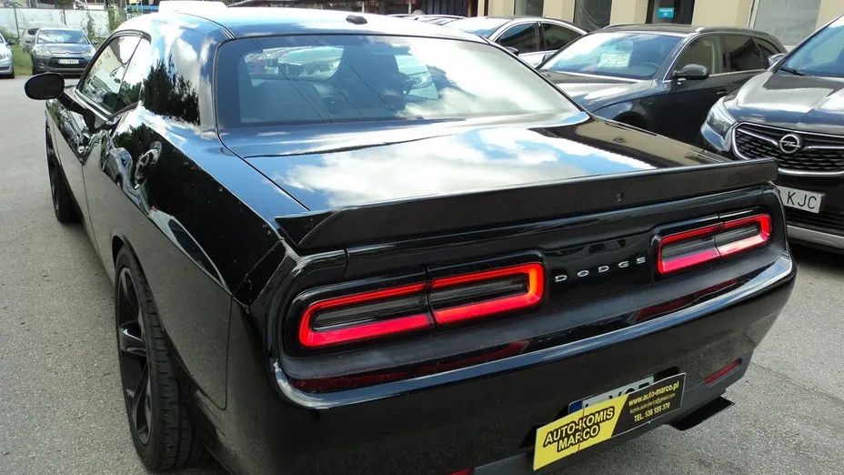 DODGE Challenger -