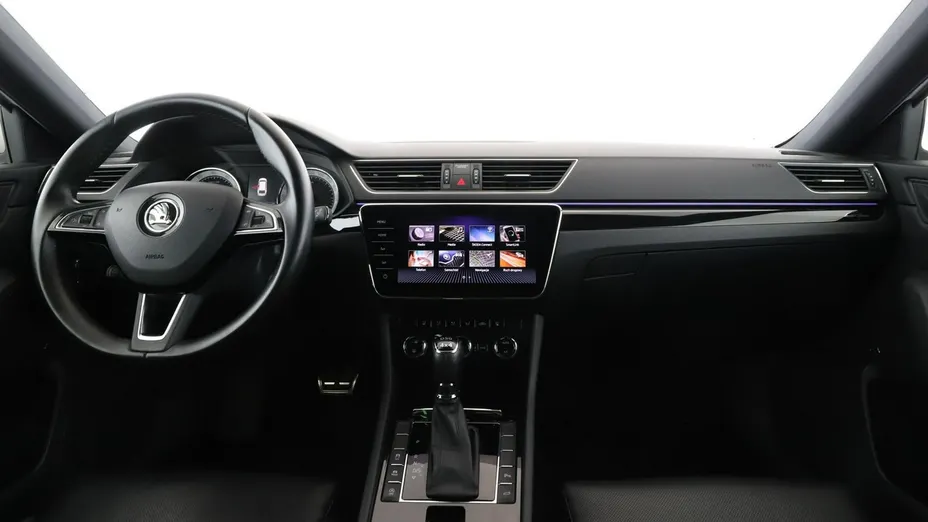 SKODA Superb -
