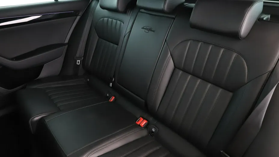 SKODA Superb -