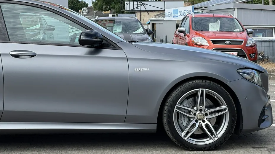 MERCEDES-BENZ E Klasa -