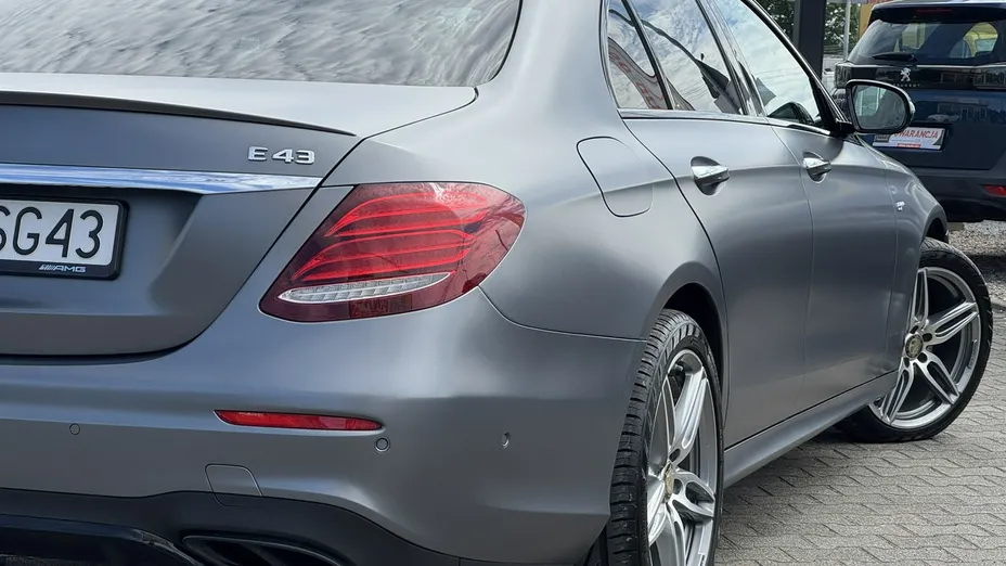 MERCEDES-BENZ E Klasa -