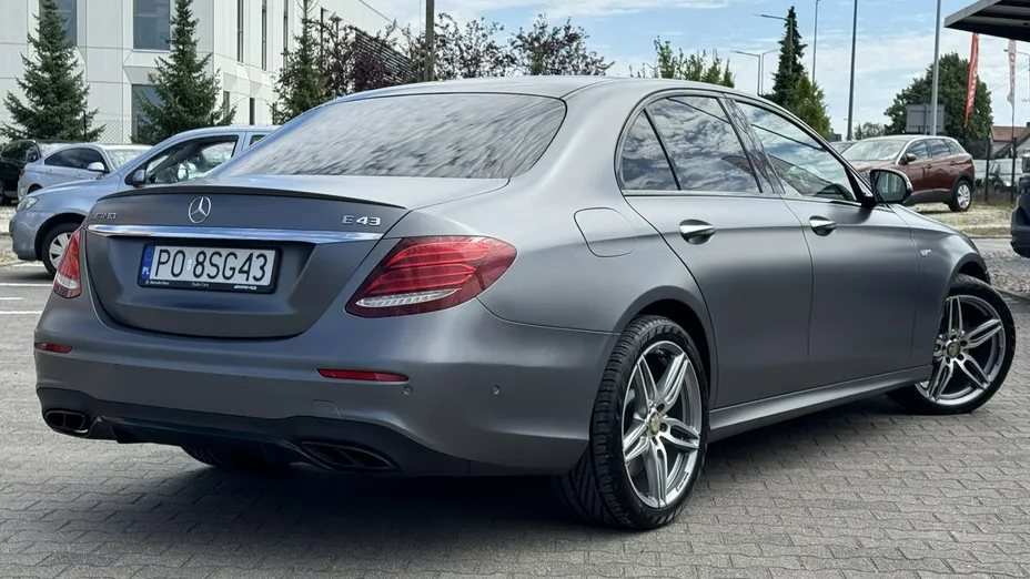 MERCEDES-BENZ E Klasa -
