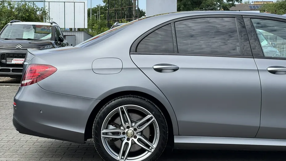 MERCEDES-BENZ E Klasa -