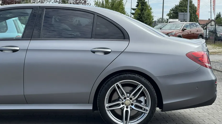 MERCEDES-BENZ E Klasa -