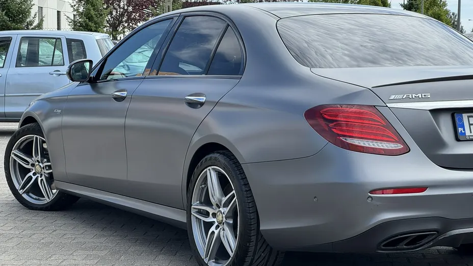 MERCEDES-BENZ E Klasa -