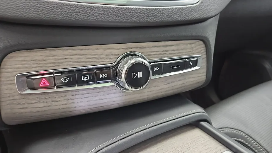 VOLVO XC90 -