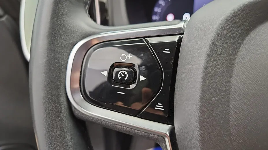 VOLVO XC60 -