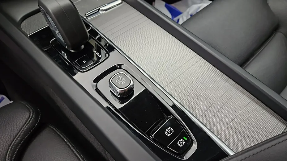 VOLVO XC60 -