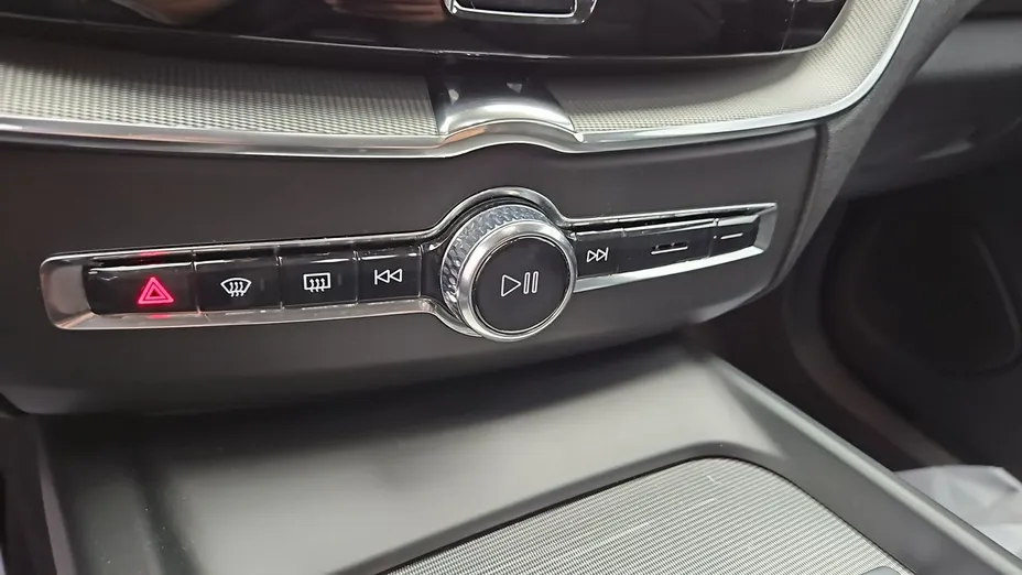 VOLVO XC60 -
