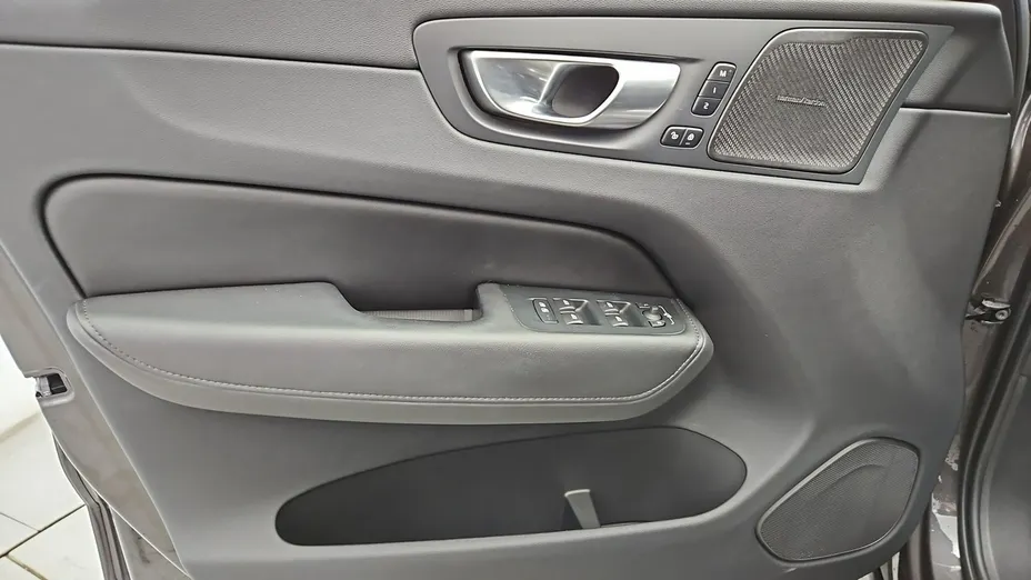VOLVO XC60 -