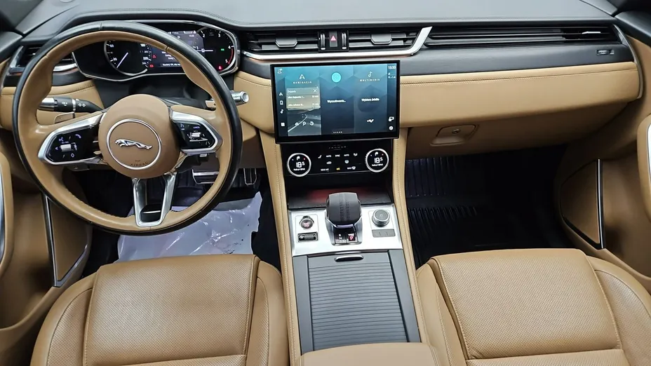 JAGUAR F-Pace -