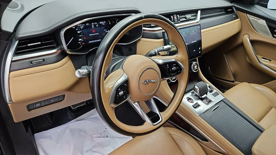 JAGUAR F-Pace -