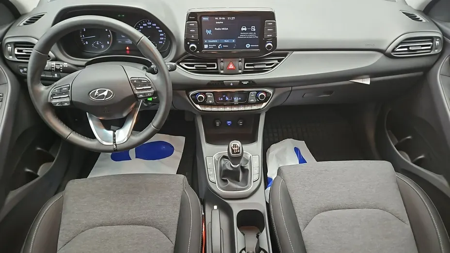 HYUNDAI i30 -