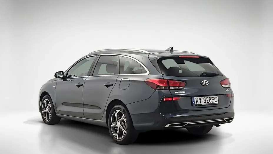 HYUNDAI i30 -