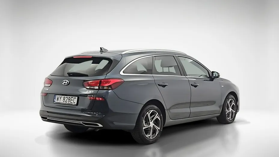 HYUNDAI i30 -