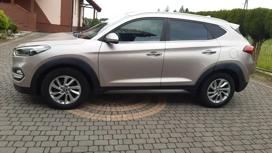 HYUNDAI Tucson -