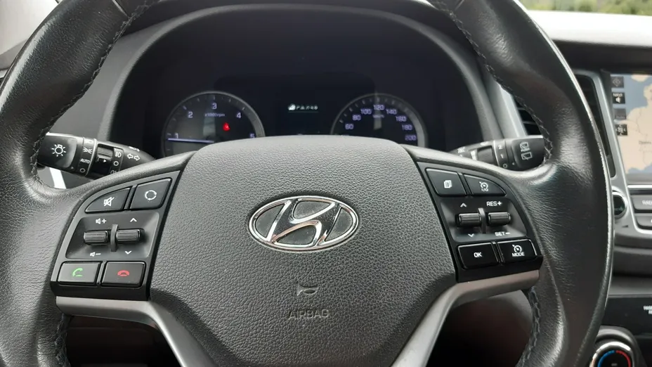 HYUNDAI Tucson -