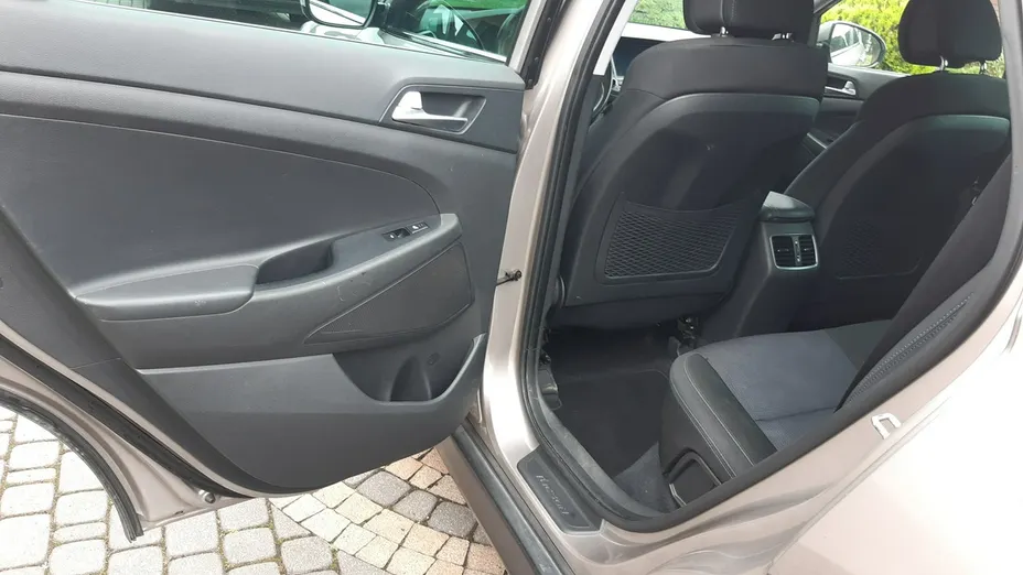 HYUNDAI Tucson -