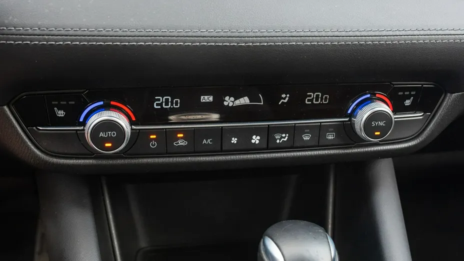 MAZDA 6 -