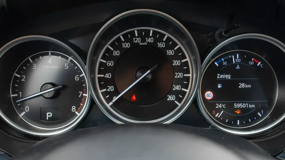 MAZDA 6 -