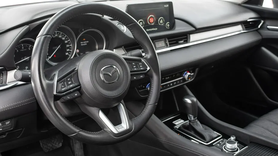 MAZDA 6 -
