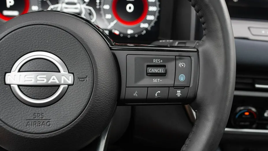 NISSAN Qashqai -