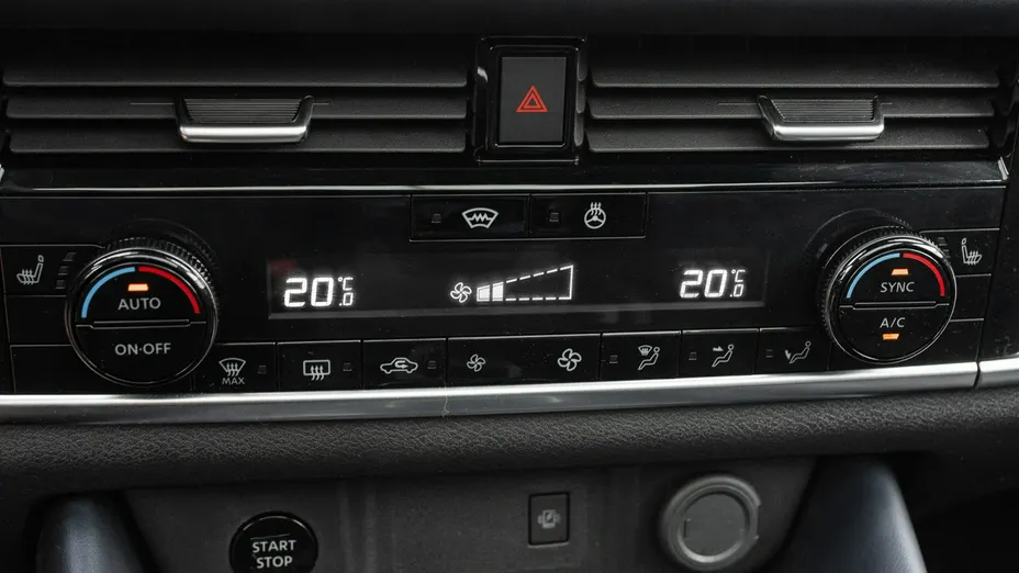 NISSAN Qashqai -