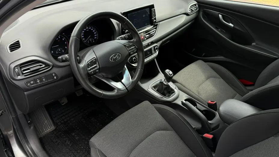HYUNDAI i30 -