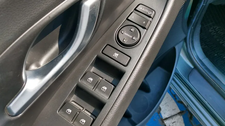 HYUNDAI i30 -