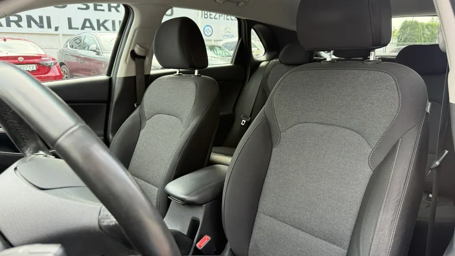HYUNDAI i30 -